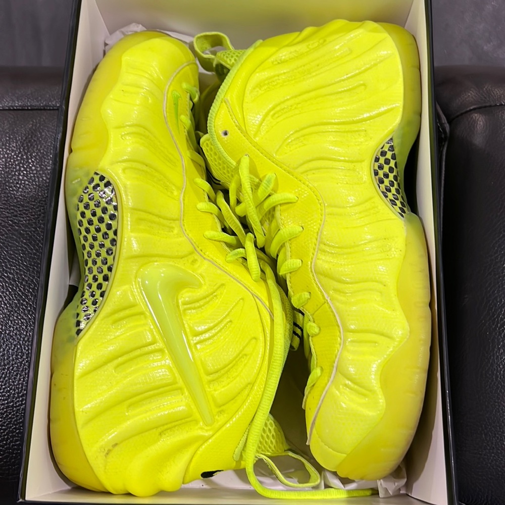 Mens Nike Air Foamposite Pro sz 12- FLASH SALE!!!!!